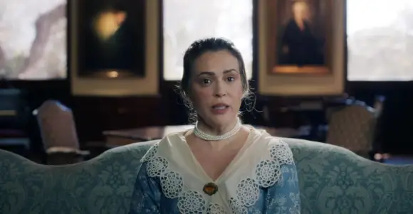 RECORD DATE NOT STATED GIVE ME AN A, Alyssa Milano, 2022. XYZ Films / courtesy Everett Collection PUBLICATIONxINxGERxSUI