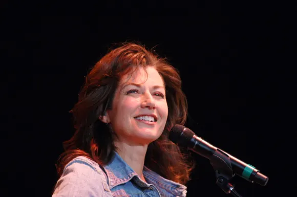 AMY GRANT joins husband VINCE GILL on the road at the NETELOS PAVILION in PORTSMOUTH, VIRGINIA on 22 JULY 2007 AMY GRANT