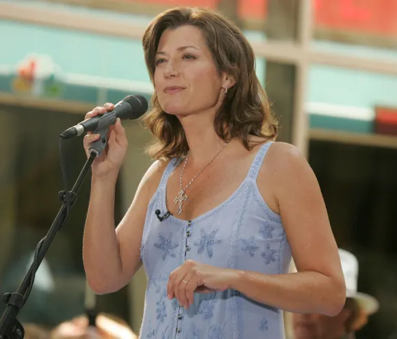 Aug 03 2007 New York NY USA Singer AMY GRANT performs at the Today show 2007 Summer Concert S
