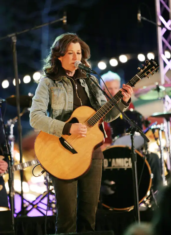 THREE WISHES, host Amy Grant, (Season 1), 2005. NBC / Courtesy: Everett Collection NBC/Courtesy Everett Collection !ACHT