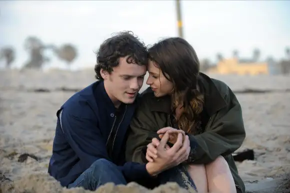 Anton Yelchin and Felicity Jones in 'Like Crazy'