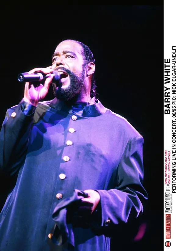 BARRY WHITE PERFORMING LIVE IN CONCERT. 08/95 -UNE/ BARRY WHITE PERFORMING LIVE IN CONCERT. 08/95 -UNE/, PUBLICATIONxNOT
