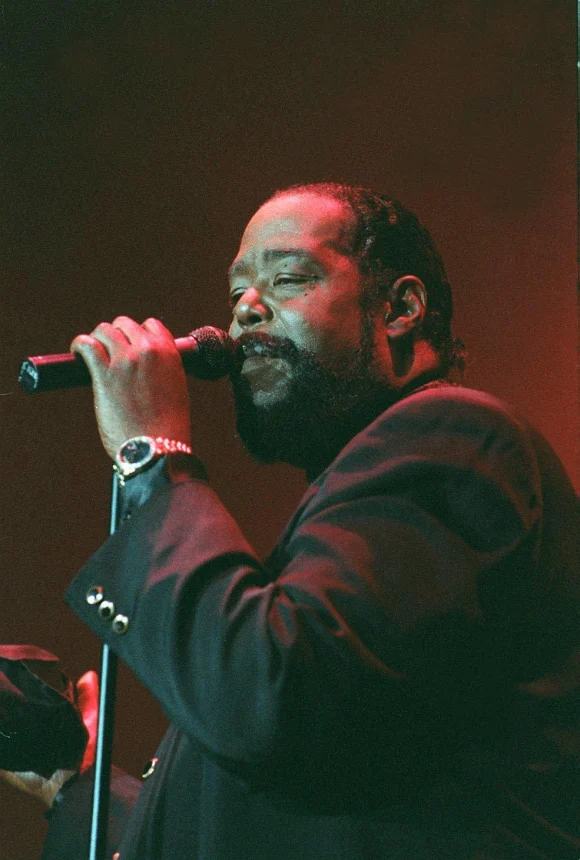 BARRY WHITE American Soul Singer. (In Concert at Wembley Arena) Bandphoto Agency Photo B21 009220/A-06 14.03.1995 BARRY