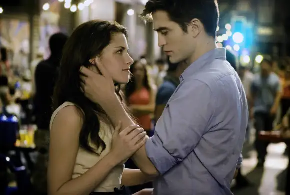 Kristen Stewart and Robert Pattinson in 'Breaking Down - Part 1'