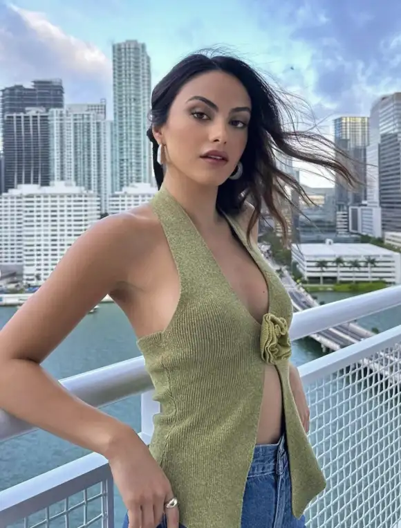 Camila Mendes