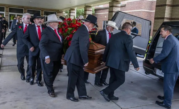 News: Charlie Daniels Funeral July 10, 2020; Murfeesboro, TN, USA; Charlie Daniels casket is carried to the hearse follo