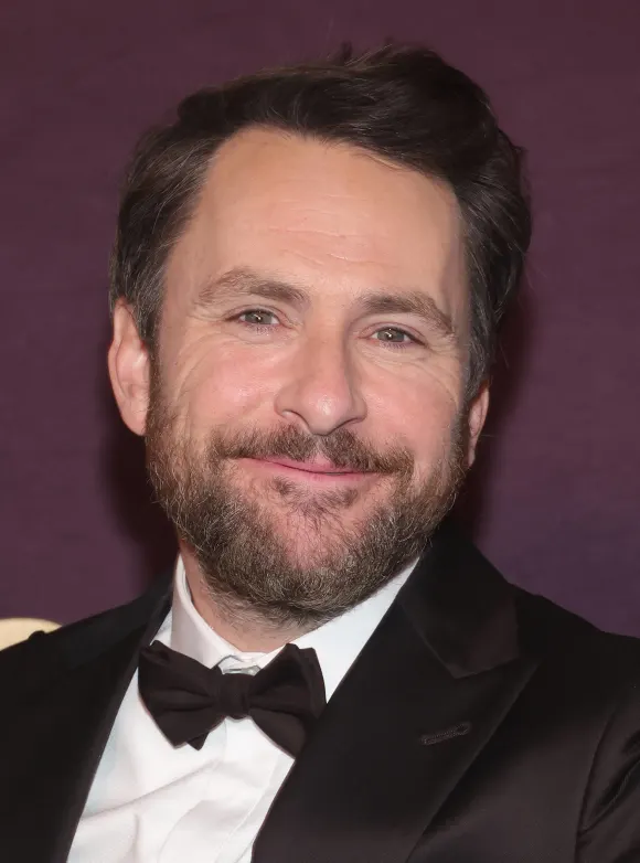 La soirée des Emmy Awards de la Walt Disney Company - LA Charlie Day, à la soirée des Emmy Awards de la Walt Disney Company à l'Otium à Los Ang