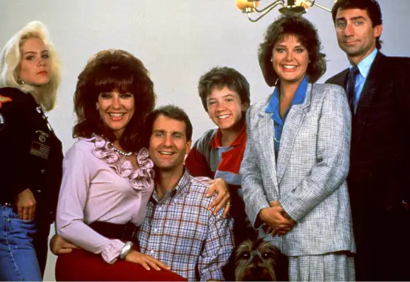 Christina Applegate, Katey Sagal, Ed O’Neill, David Faustino, Amanda Bearse, and David Garrison—the cast of “Married… with Children”
