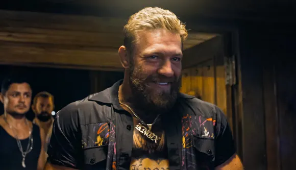 Conor McGregor USA. Conor McGregor dans une scène du nouveau film (C)Amazon Prime Video : Road House (2024) . Intrigue : Un ex-U