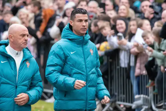 Cristiano Ronaldo 15.10. 2024 Cristiano Ronaldo at Cameron House, Loch Lomond Signing autographs for fans ahead of Scotl