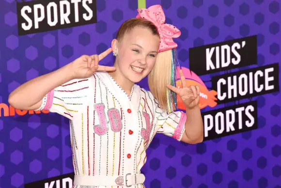 La star de "Dance Moms" JoJo Siwa fait son coming out