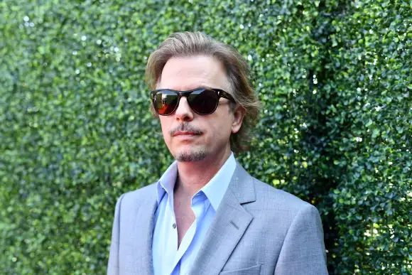 David Spade reprendrait le flambeau de l'émission "Bachelor In Paradise".