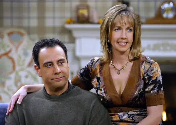 Brad Garrett and Monica Horan in 'Everybody Loves Raymond'.