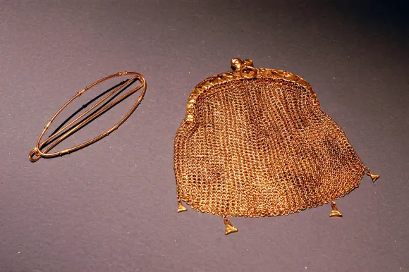 golden sachet, Titanic artifact