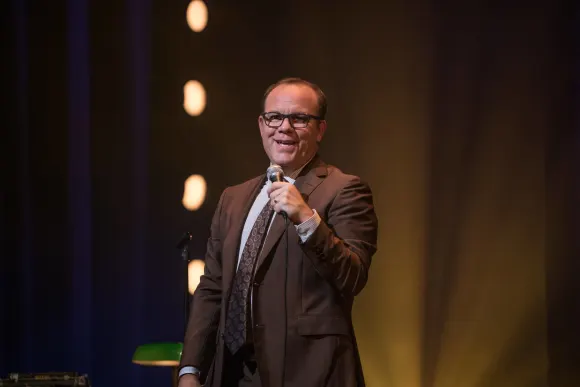 TOM PAPA: HUMAN MULE, Tom Papa, (aired Dec. 9, 2016). photo: Elizabeth Morris / Epix / Courtesy: Everett Collection EPIX
