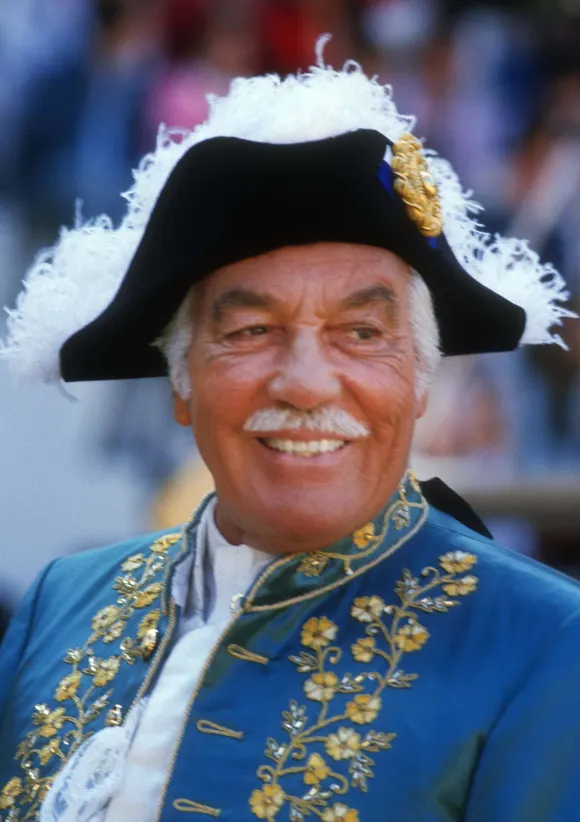 Cesar Romero, 1998. Photo By Adam Scull/PHOTOlink/Everett Collection (Caesar Romero4431) For usage credit please use; Ad