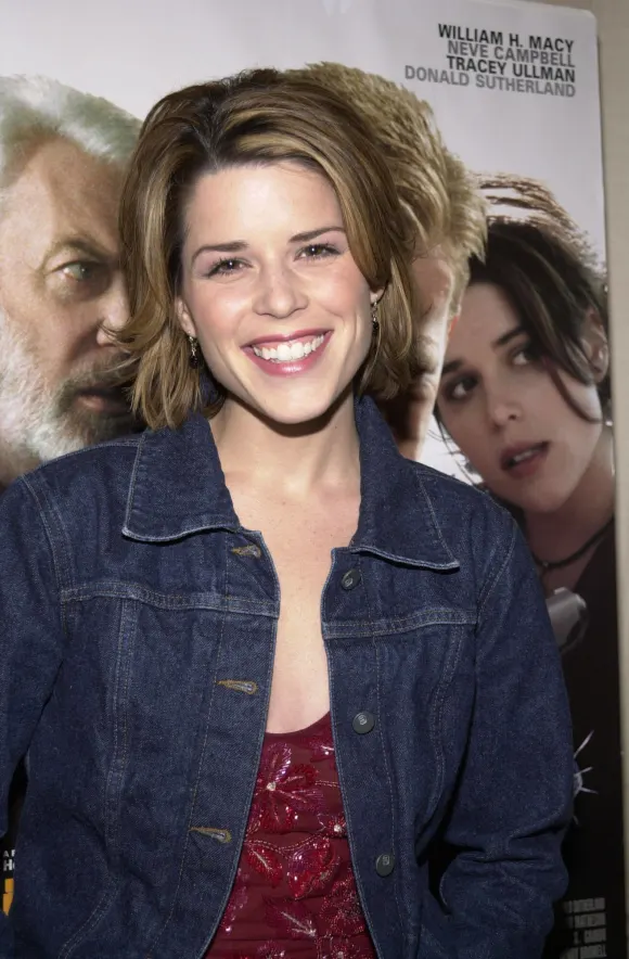Neve Campbell at the press conference for the film Panic at the St. regis Hotel, Century City, 04-16-01 , 10562104.jpg,