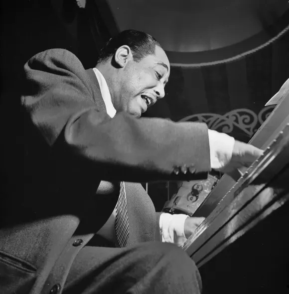 Portrait de Duke Ellington, Aquarium, New York, N.Y., entre 1946 et 1948. 1062_16_M_-2169-