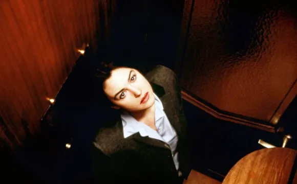 RECORD DATE NOT STATED L appartement 1996 Real GIlles Mimouni Monica Belluci. COLLECTION CHRISTOPHEL Cecchi Gori Group T