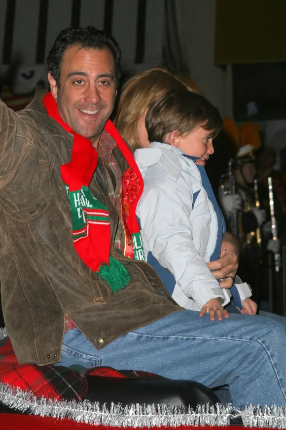 at the 73rd Annual (2004) Hollywood Christmas Parade on Hollywood Boulevard, Hollywood, CA. 11-28-04 Brad Garrett and fa