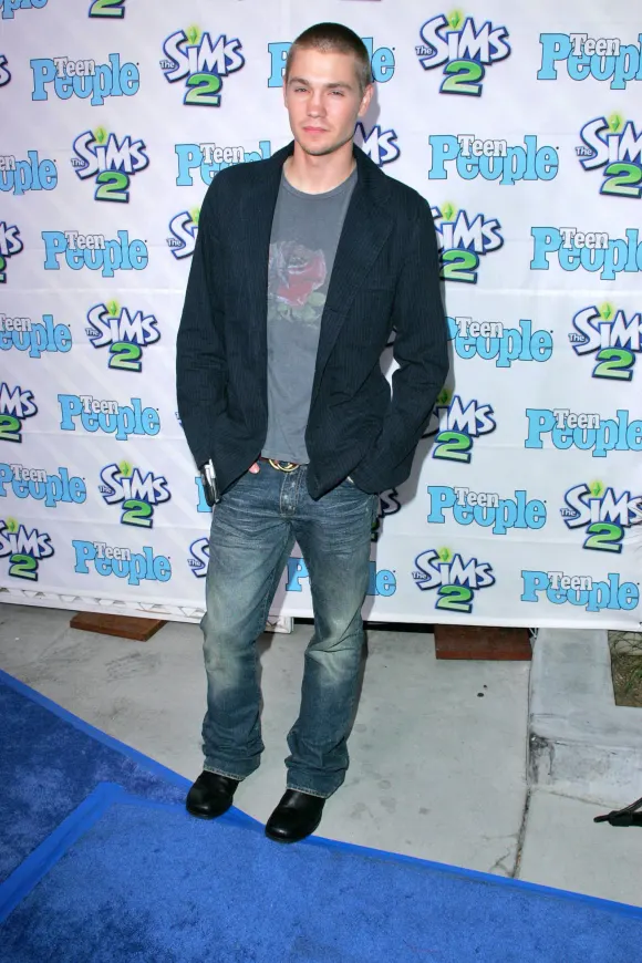 at the 1st Annual Teen People Young Hollywood Issue Party at Teen People Mansion, West Hollywood, CA. 08-07-04 Chad Mich