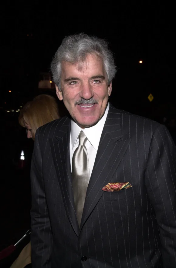 à la première de Snatch à la Directors Guild of America, Hollywood, 01-18-01 Dennis Farina à la première de Snatch