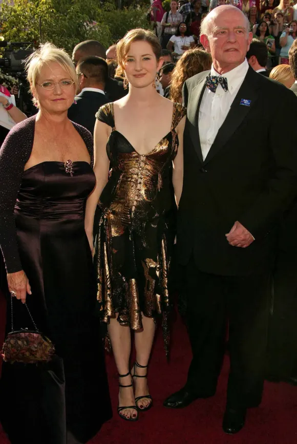 at the 56 Annual Primetime Emmy Awards at The Shrine Auditorium, Los Angeles, CA 09-19-04 Peter Boyle at the 56 Annual P