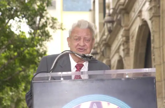 at Rodney Dangerfield s star on the walk of fame ceremoney, 03-27-02 Rodney Dangerfield at Rodney Dangerfield s star on