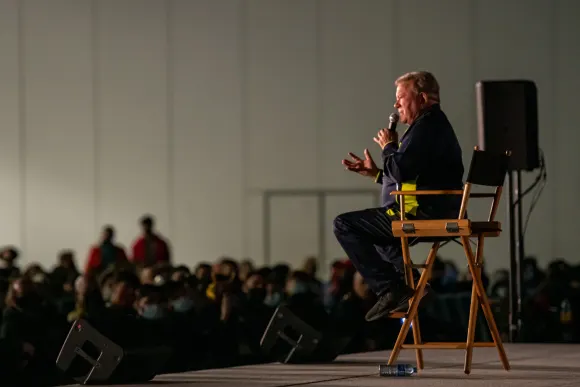A  William  Shatner  speaks  to  audience  at  the  2022  Vancouver  Fan  Expo Model Released Proper