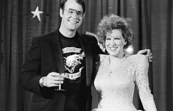 UNITED  STATES  -  SEPTEMBER  01:    Bette  Midler  and  Dan  AykroydDMI/The  LIFE  Picture  Colle