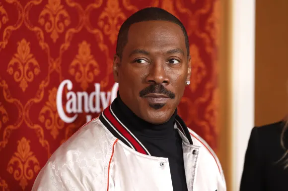 Eddie Murphy bei der Weltpremiere des Amazon Prime Video Films Candy Cane Lane im Regency Village Theatre. Los Angeles,