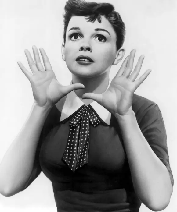 Une etoile est nee A Star Is Born de GeorgeCukor avec Judy Garland 1954 1699405 Une etoile est nee A Star Is Born de Geo