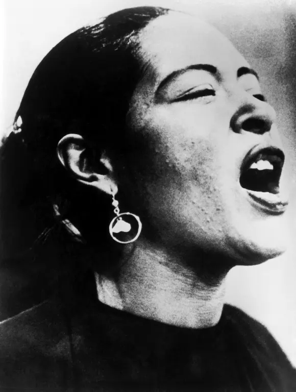 BILLIE HOLIDAY (1915-1959). American singer. Photograph, 1940s. PUBLICATIONxNOTxINxUSAxCANxUKxFRAxESPxJPN Copyright: xGR