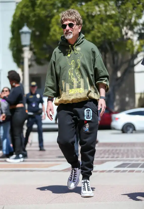 Stars of America s Got Talent arrive at the show s studio. Featuring: Howie Mandel Where: Los Angeles, California, Unite