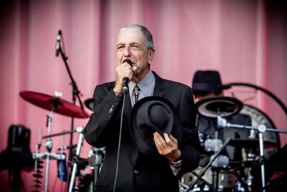 Leonard Cohen se produit à l'Olympisch Stadion, Amsterdam