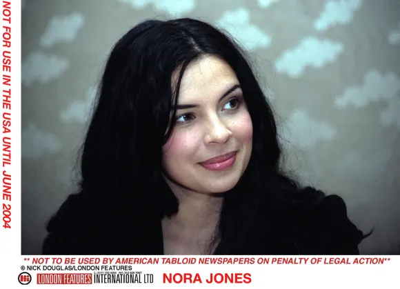 NORA JONES STOCK IMAGE NORA JONES STOCK IMAGE. 2004. PICTURES / ***NO US TABLOIDS ON PENALTY OF LEGAL ACTION***, PUBLICA