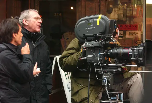 THE INTERPRETER ON LOCATION NY SYDNEY POLLACK ON LOCATION IN NEW YORK CITY FILMING THE INTERPRETER APRIL 2 2004 PICTURES