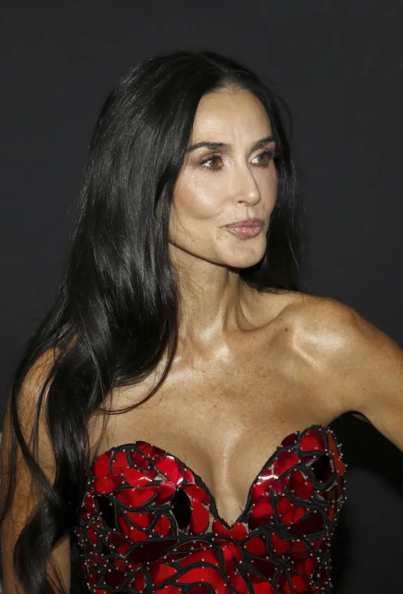 Demi Moore bei der Los Angeles Premiere von The Substance im DGA Theater in Hollywood, USA am 16. September 2024, Los An