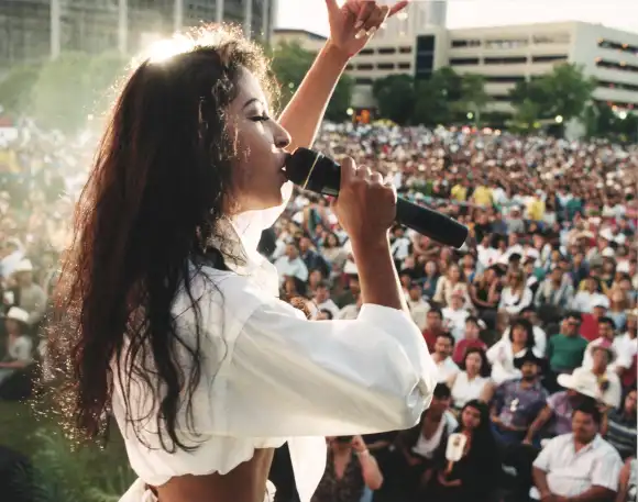 Entertainment: Selena Quintanilla PŽrez April 24, 1994; San Antonio, TX, USA; For 033018 xl latino: Selena performs at H