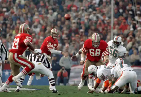 NFL, American Football Herren, USA SUPER BOWL XIX Jan 20, 1985, Palo Alto, CA, USA; FILE PHOTO; San Francisco 49ers quar