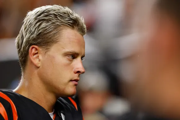 CINCINNATI, OH - SEPTEMBER 23: Cincinnati Bengals quarterback Joe Burrow (9) before the game against the Washington Comm
