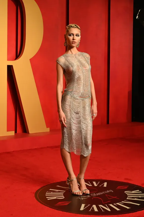 oscars hot sexy 2024 Iris Law
