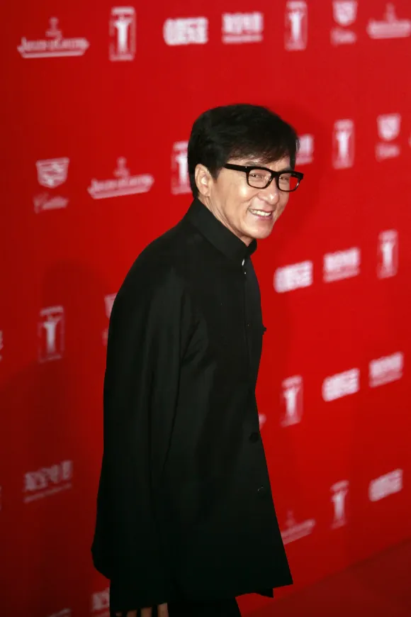 Jackie Chan en el Festival Internacional de Cine de Shanghái, en junio de 2015