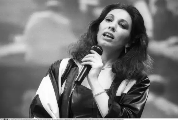 Jennifer Rush: Transformation—The Past