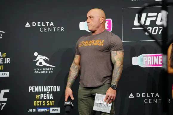 October 4, 2024, Salt Lake City, Ut, Salt Lake City, Ut, United States: Joe Rogan at the ceremonial weigh-ins at the Sal