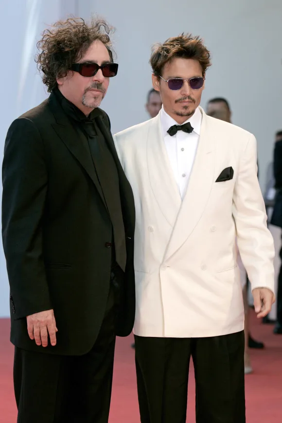 Tim Burton und Johnny Depp bei der Verleihung des Goldenen Löwen für das Lebenswerk an Tim Burton auf der Biennale di Ve