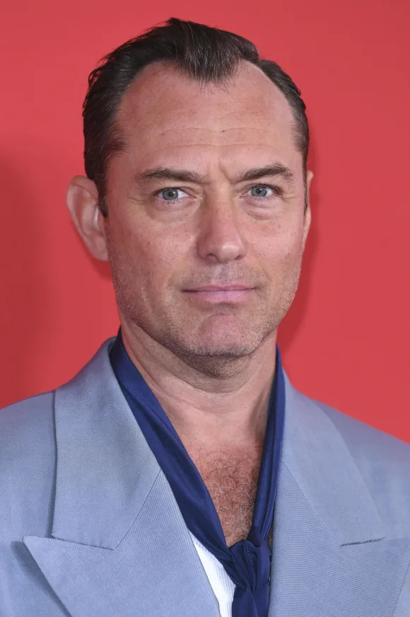 Jude Law bei der Verleihung der GQ Men of the Year Awards 2024 in den Kensington Roof Gardens. London, 19.11.2024 *** Ju