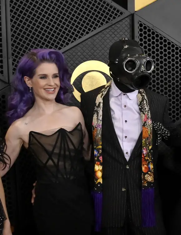 Kelly Osbourne and Sid Wilson have broken up.
