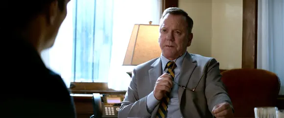 Juror No.2 JUROR No. 2 - FILM STILLS. 2024 . USA. Nicholas Hoult and Kiefer Sutherland in Juror No.2 (Juror 2) - (c)Warn