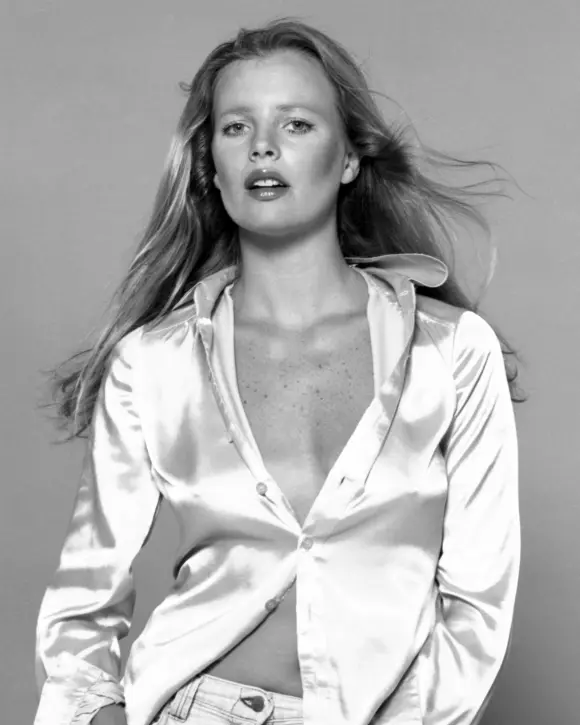 Kim Basinger: Young and Hot